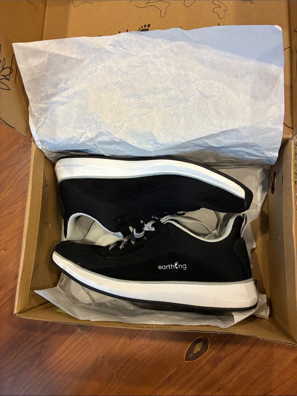 Earth Women’s Black and White Athletic Sneakers